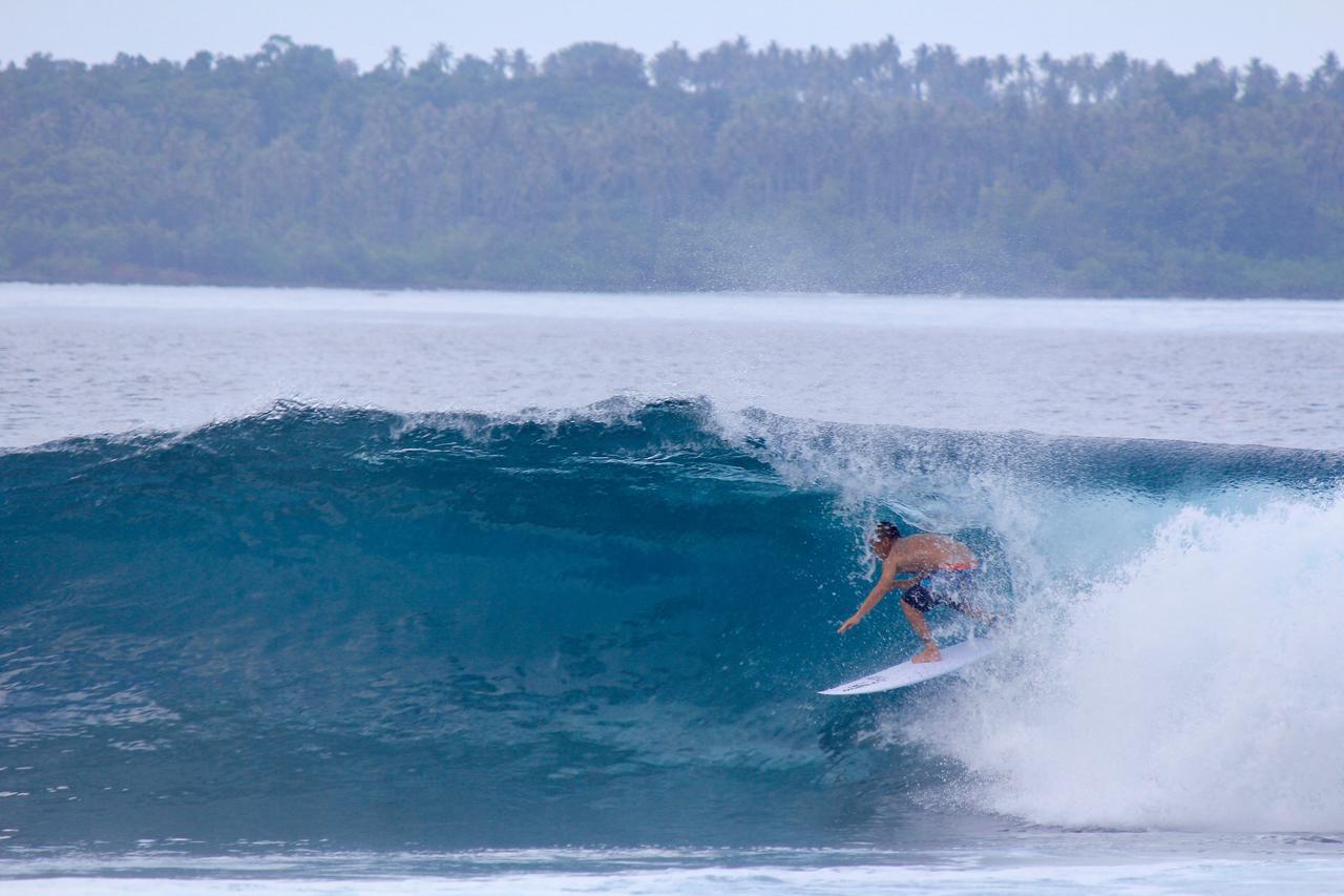 Baturundung Surf Resort Naibos Luaran gambar