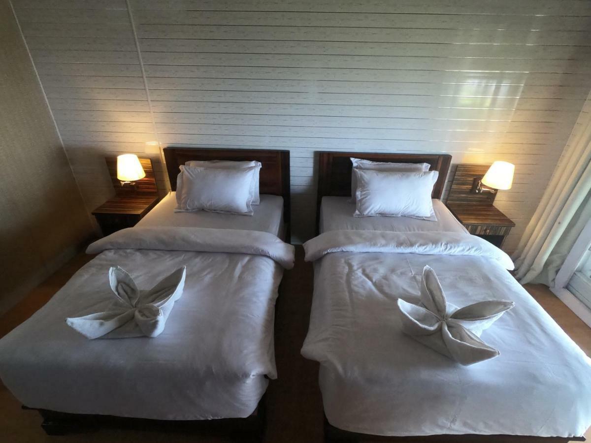 Baturundung Surf Resort Naibos Luaran gambar